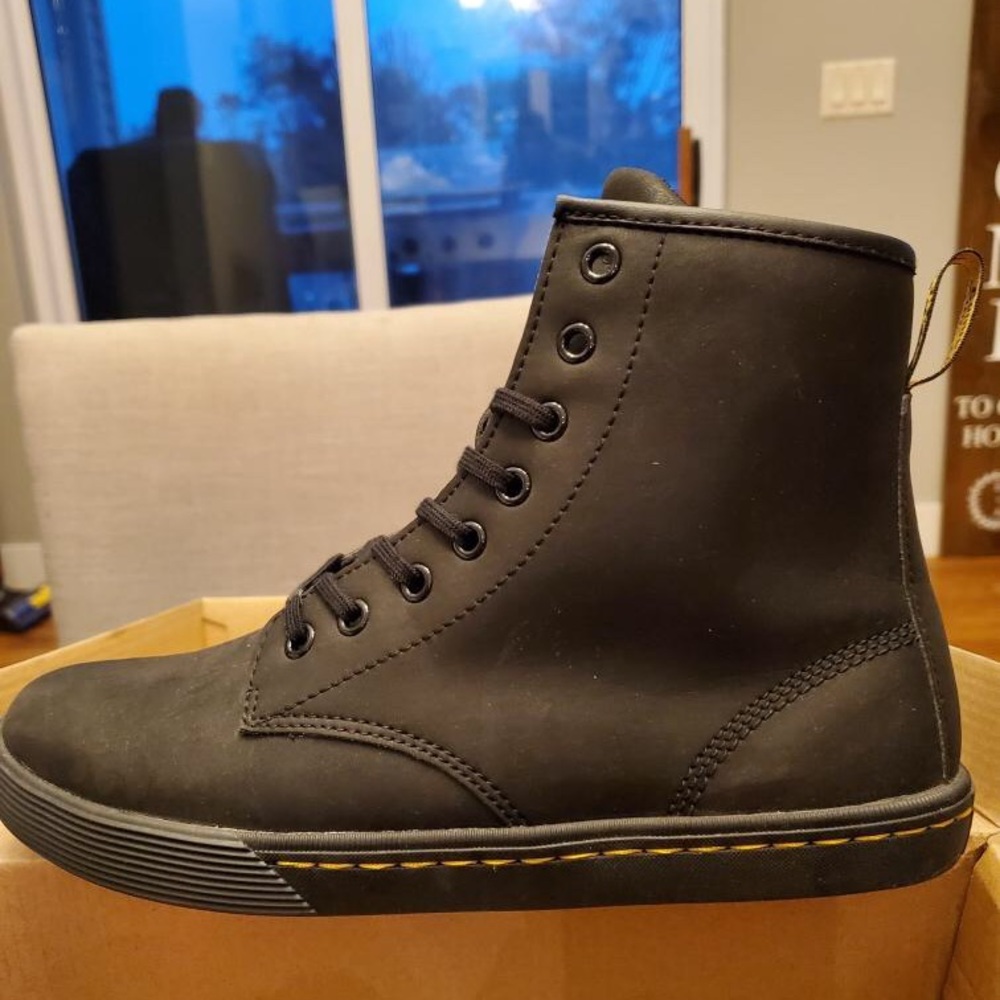 Dr. Marten Sheridan women’s shoe size 9